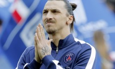 大比分获胜首场状态出色，G2观众沸腾！库里重返赛场引发球迷热议